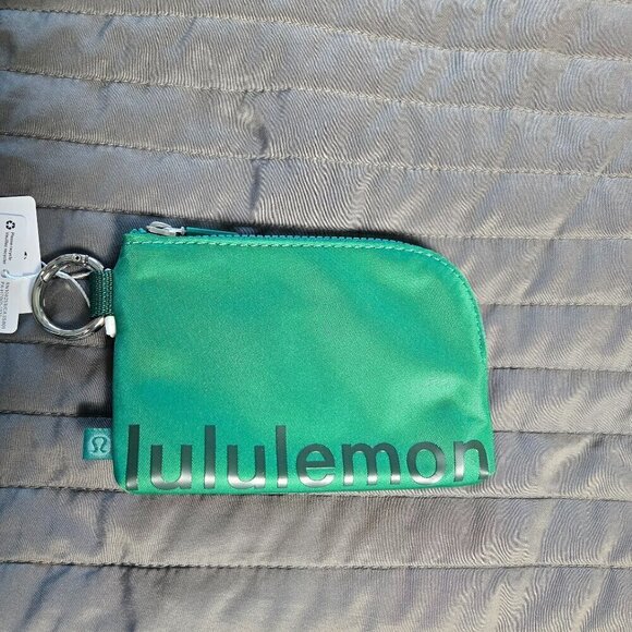 NWT Lululemon Clippable Card Pouch - Cascadia Green/Legacy Green - Picture 2 of 3